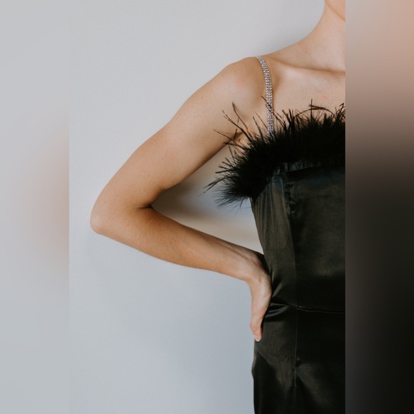 Feather trim mini dress - Picture 3 of 3